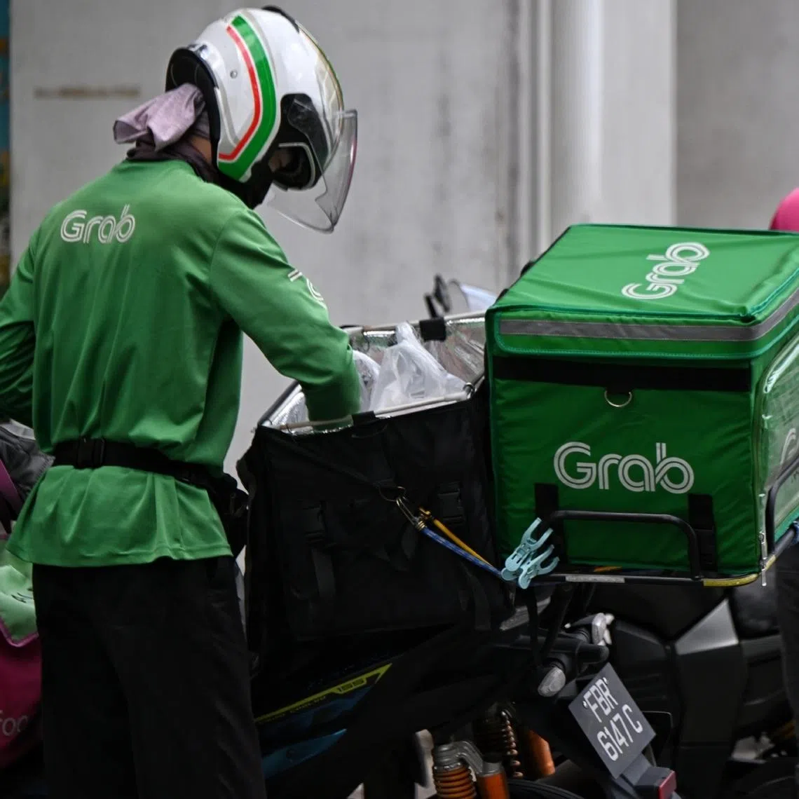 Those eligible for the payout include platform workers who have net earnings of more than $500 each month from delivery or ride-hailing work from December 2025 to February 2026.