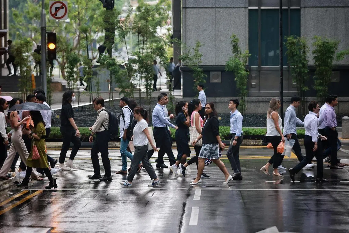 From Dec 2022 to March 2023, the number of unemployed residents fell from 67,100 to 61,500, of which 54,900 were citizens.