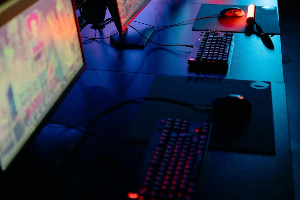 Closed-network cybercafe in North Korea gives Pyongyang locals access to Western games