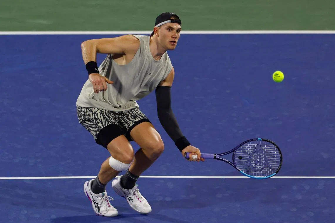 Tennis - ATP 500 - Dubai Championships - Dubai Tennis Stadium, Dubai, United Arab Emirates - February 25, 2026 Britain's Jack Draper in action during his round of 16 match against France's Arthur Rinderknech REUTERS/Rula Rouhana