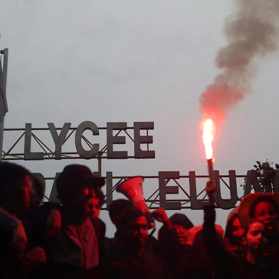 French high school students block the access to the Lycee Paul Eluard high school as they protest to demand the hiring of substitute teachers, increased resources and better learning conditions, in Saint-Denis, near Paris, France, September 30, 2026. REUTERS/Abdul Saboor
