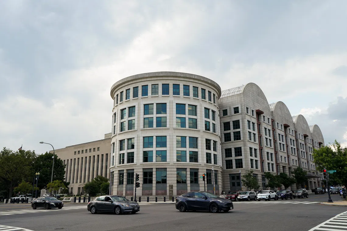 FILE PHOTO: Vehicles drive past the E. Barrett Prettyman U.S. Courthouse in Washington, D.C., U.S., August 15, 2025. REUTERS/Elizabeth Frantz/File Photo