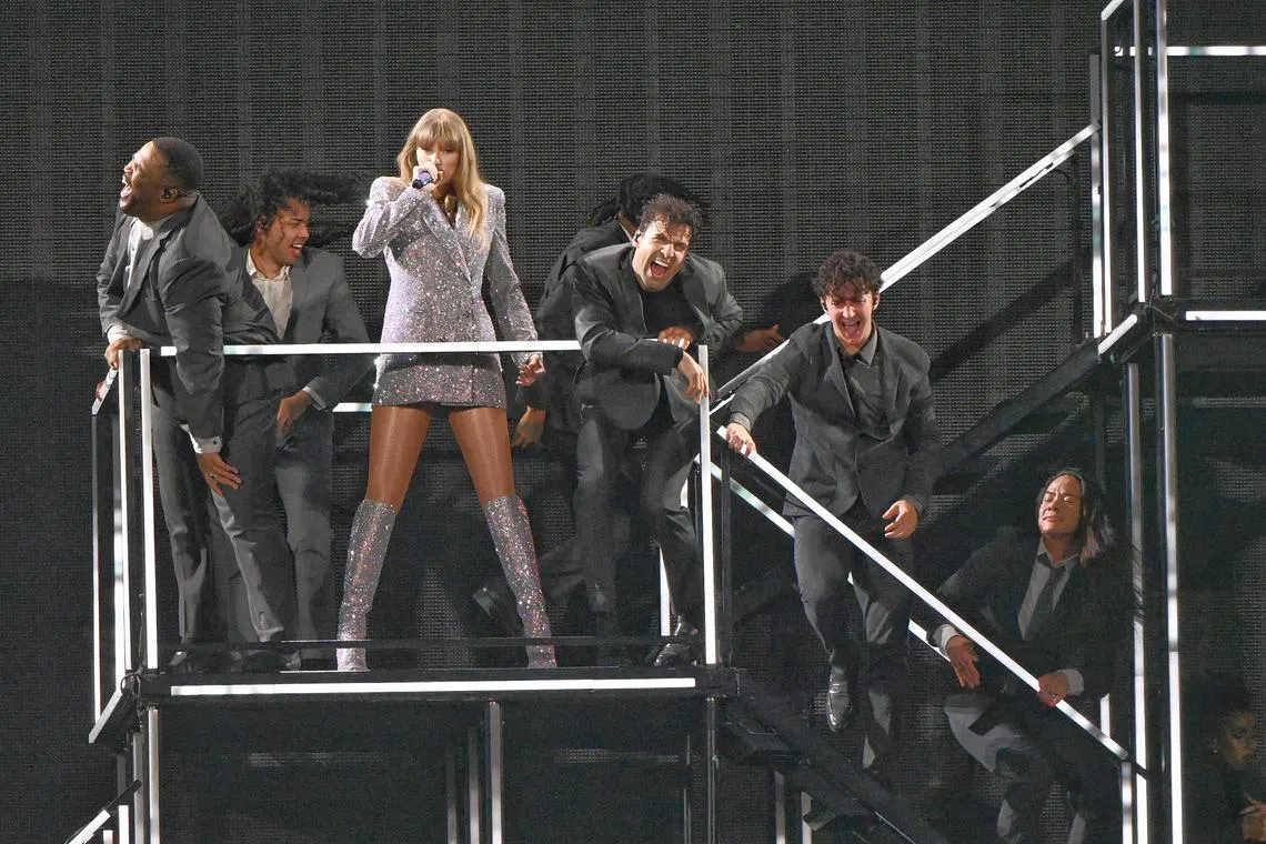 Victims realised they had been swindled when scammers did not deliver the tickets for Taylor Swift's concert or became uncontactable. 