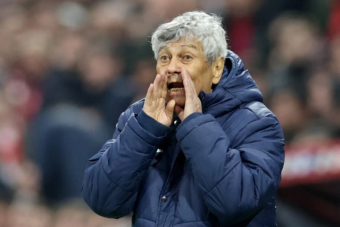 FILE PHOTO: Soccer Football - FIFA World Cup - UEFA Qualifiers - Semi Final - Turkey v Romania - Tupras Stadyumu, Istanbul, Turkey - March 26, 2026   Romania coach Mircea Lucescu reacts REUTERS/Murad Sezer/File Photo