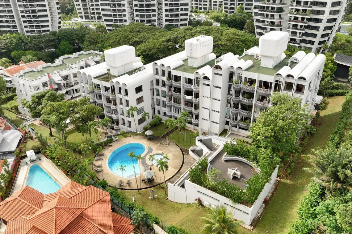 Located at King’s Road in District 10, the four-storey condominium houses 32 units. 