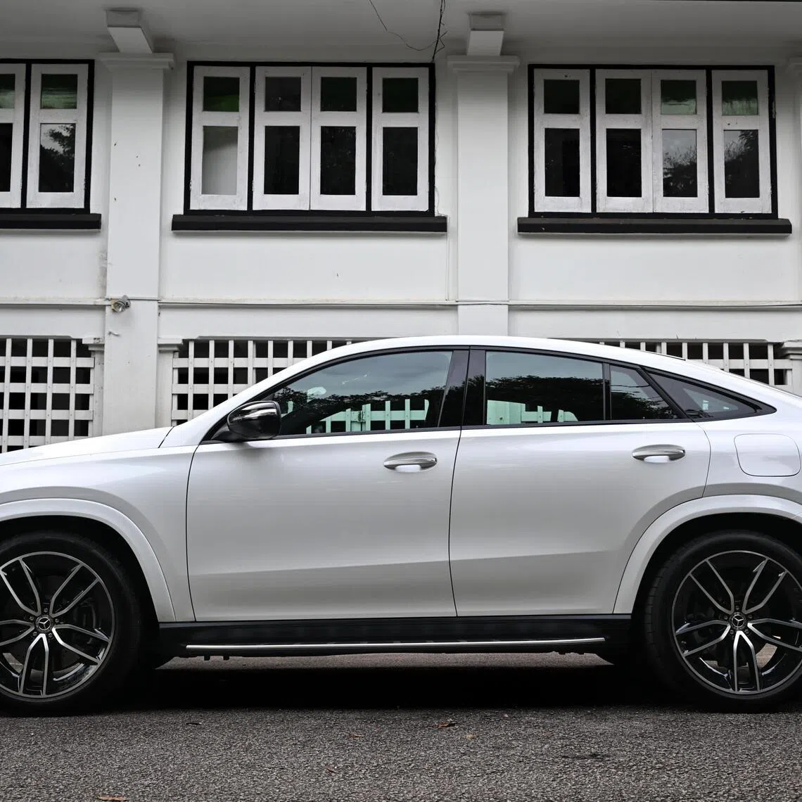 Mercedes-Benz priced the GLE plug-in hybrid below the mild-hybrid 3-litre versions so buyers are not paying more for the coupe styling. 