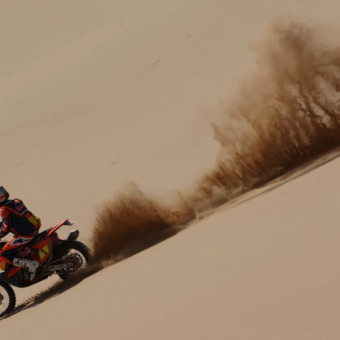 Rallying - Dakar Rally - Stage 9 - Wadi Ad-Dawasir to Bisha - Wadi Ad-Dawasir, Saudi Arabia - January 13, 2026  Red Bull KTM Factory Racing's Daniel Sanders in action during stage 9. REUTERS/Stephane Mahe