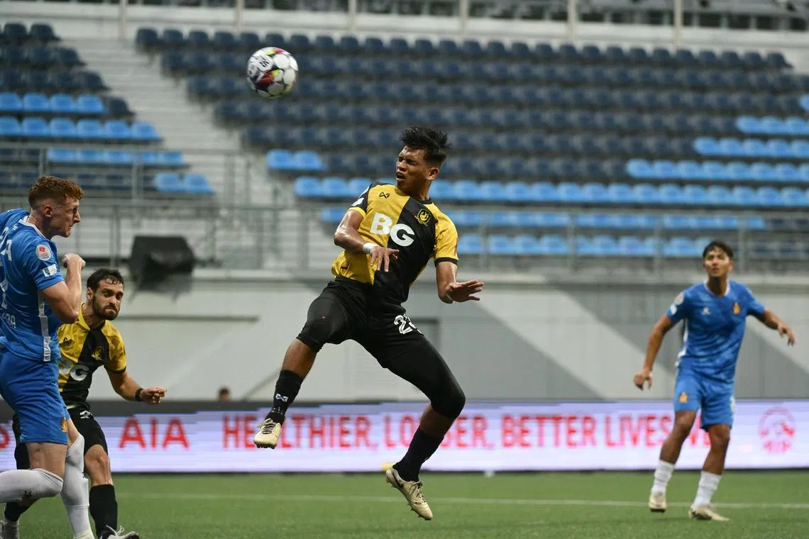ST20240630_202459554043 tbsoc30/ Azmi Athni/ Lin Tianbao

BG Tampines Rovers defender Irfan Najeeb scoring with a header in the 5-1 win over Hougang United on June 30.

ST PHOTO: AZMI ATHNI