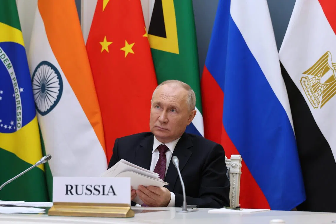 Russian President Vladimir Putin once again blamed the Middle East crisis on the failure of US diplomacy in the region.