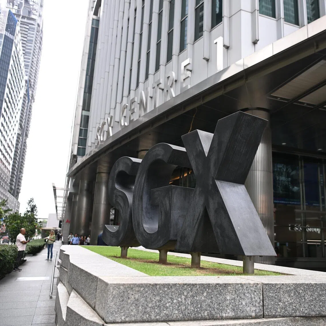 The benchmark Straits Times Index lost 34.56 points to finish at 4,967.61.