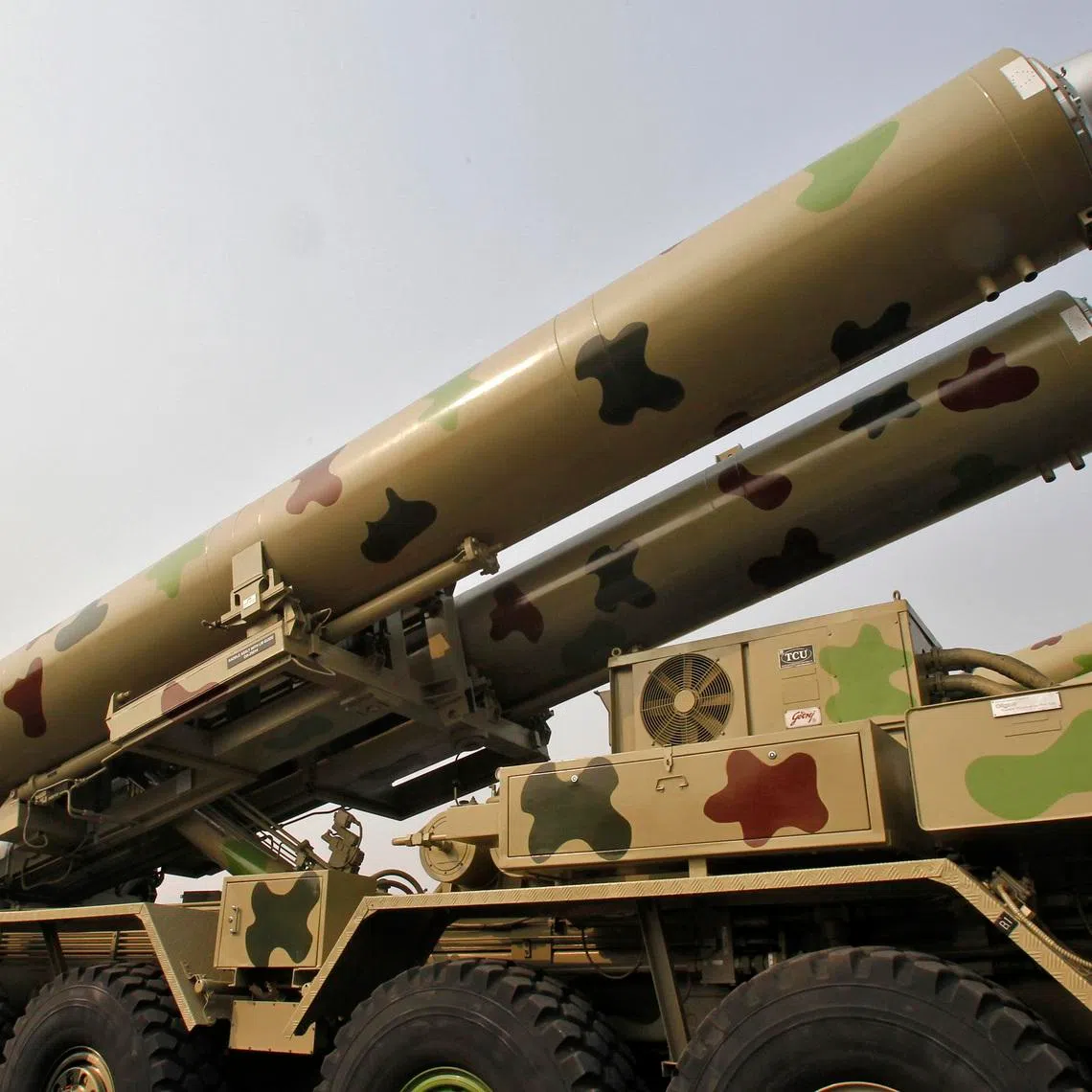 FILE PHOTO: The Indian Army's BrahMos missile launcher is displayed during the Army Day parade in New Delhi January 15, 2013. REUTERS/B Mathu/ File Photo
