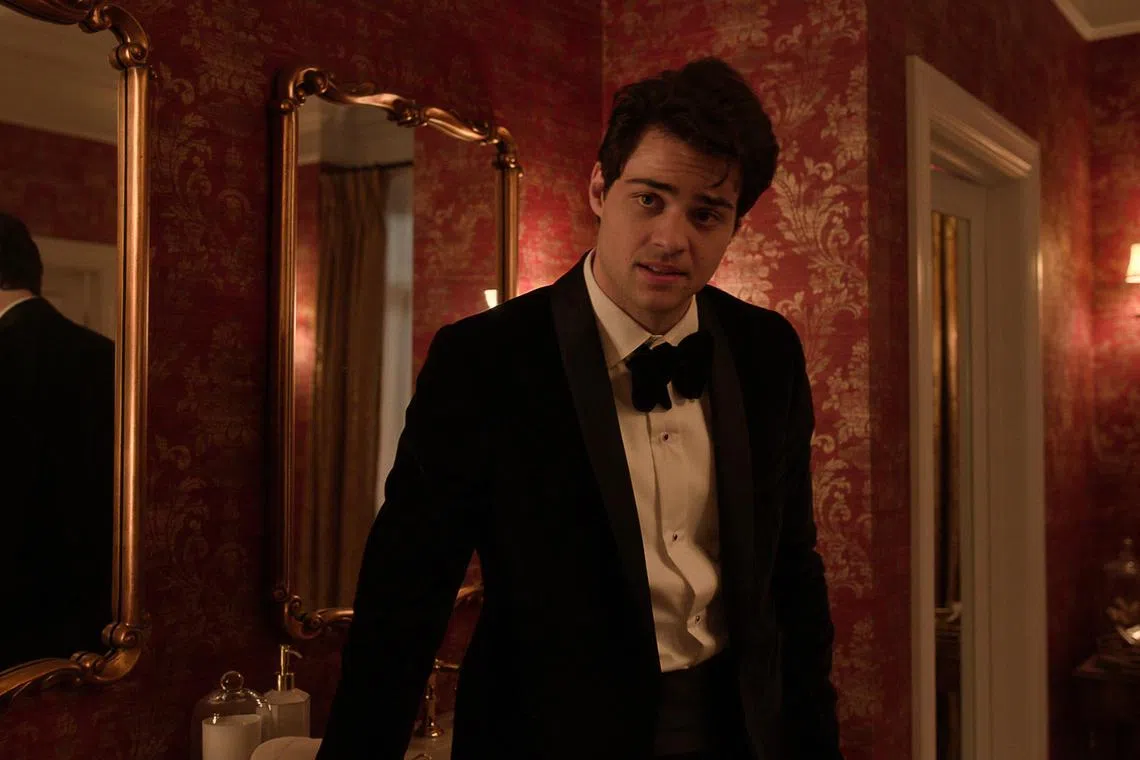 adnoah27 - Noah Centineo in The Recruit

source/copyright: Netflix