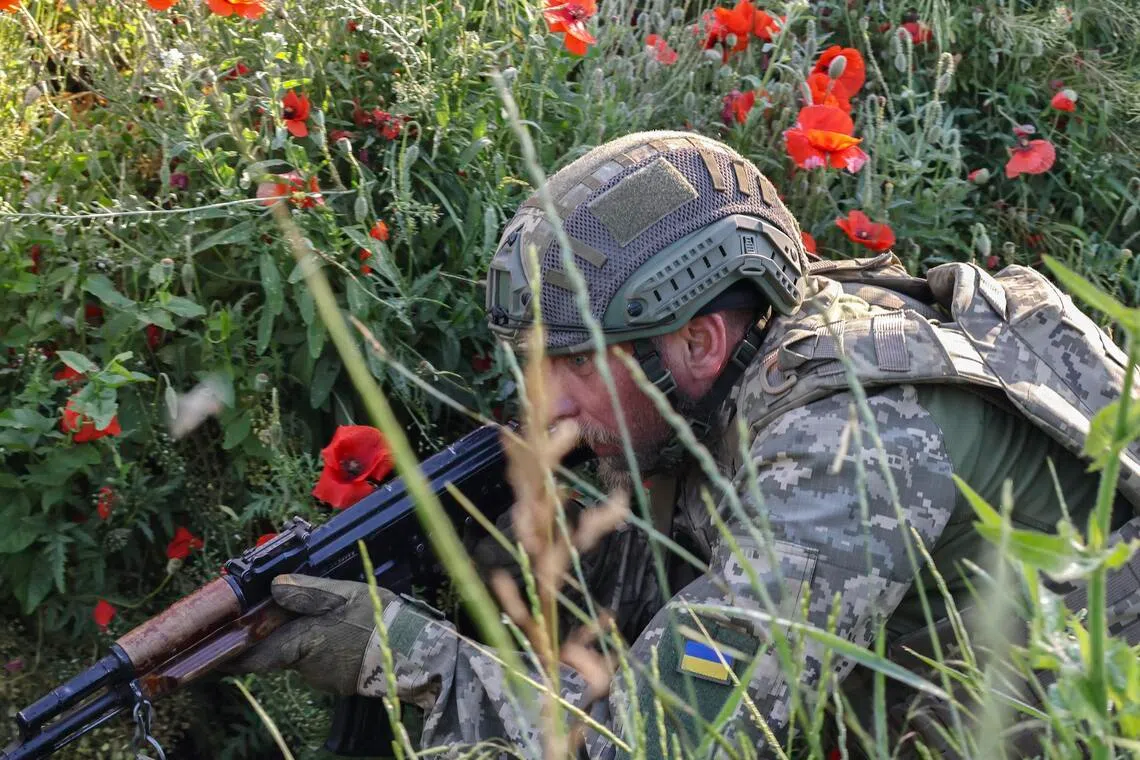 US lawmakers seek over $900m for Ukraine, rename P
