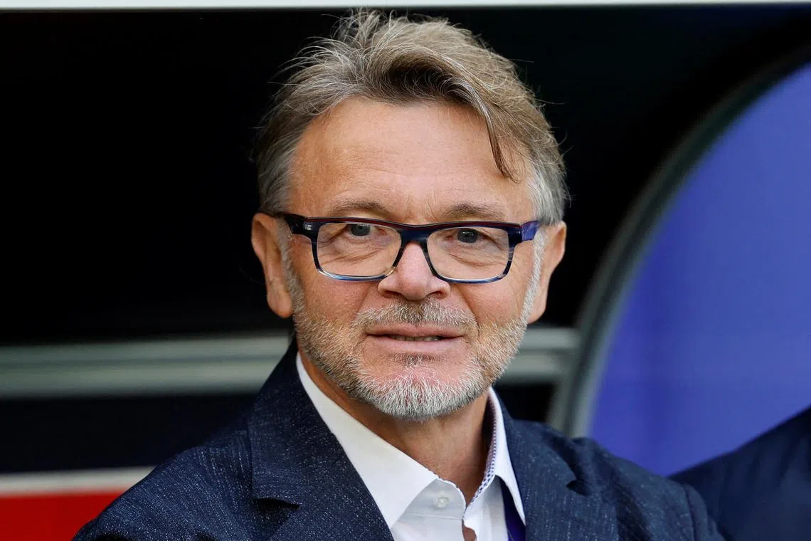FILE PHOTO: Soccer Football - AFC Asian Cup - Group D - Japan v Vietnam - Al Thumama Stadium, Doha, Qatar - January 14, 2024 Vietnam coach Philippe Troussier REUTERS/Thaier Al-Sudani/File Photo