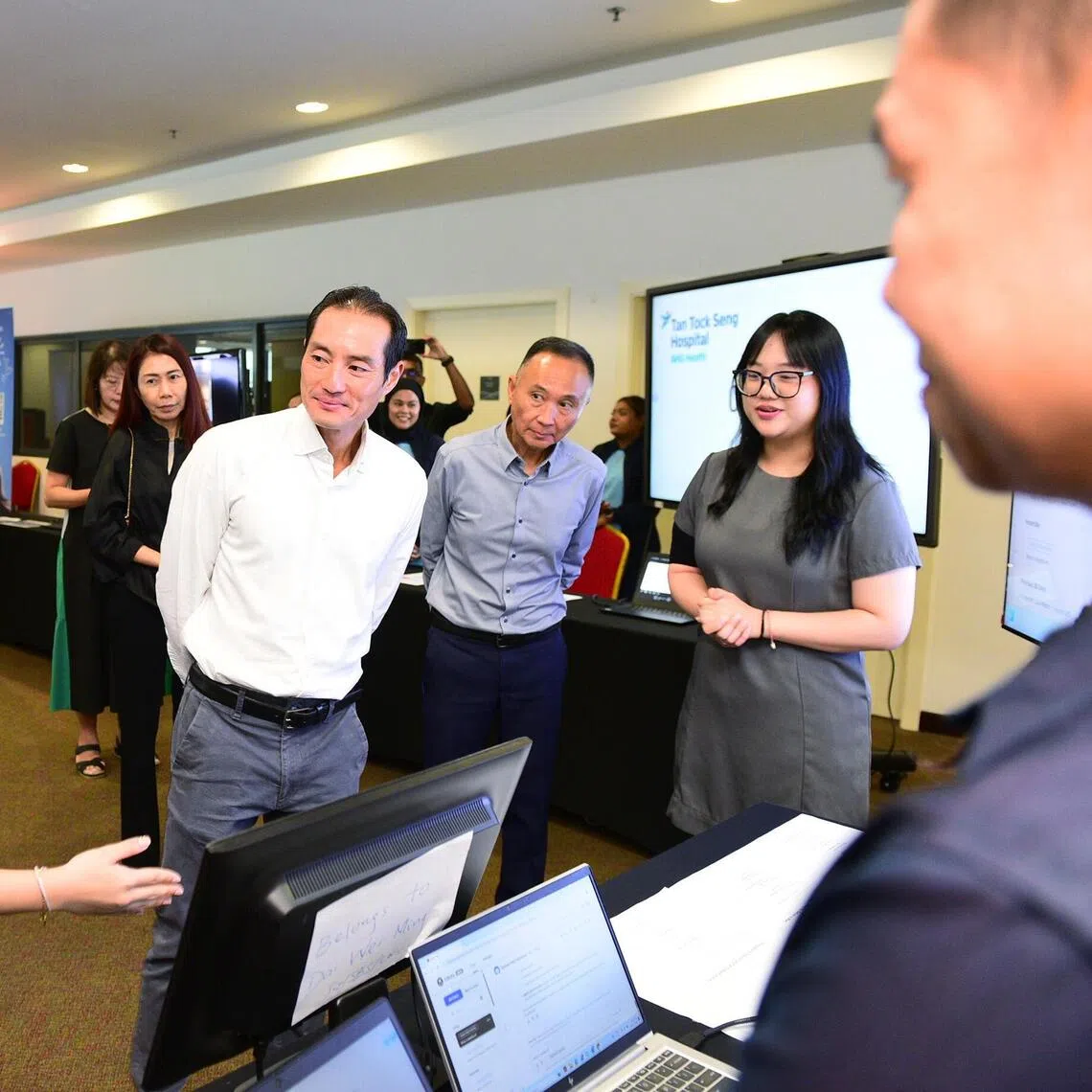 azite28 - Student from Higher Nitec in Customer Experience presenting an AI-powered chatbot developed with NHG Health’s Khoo Teck Puat Hospital to Senior Minister of State for Health and Digital Development and Information Mr Tan Kiat How.
Credit: ITE