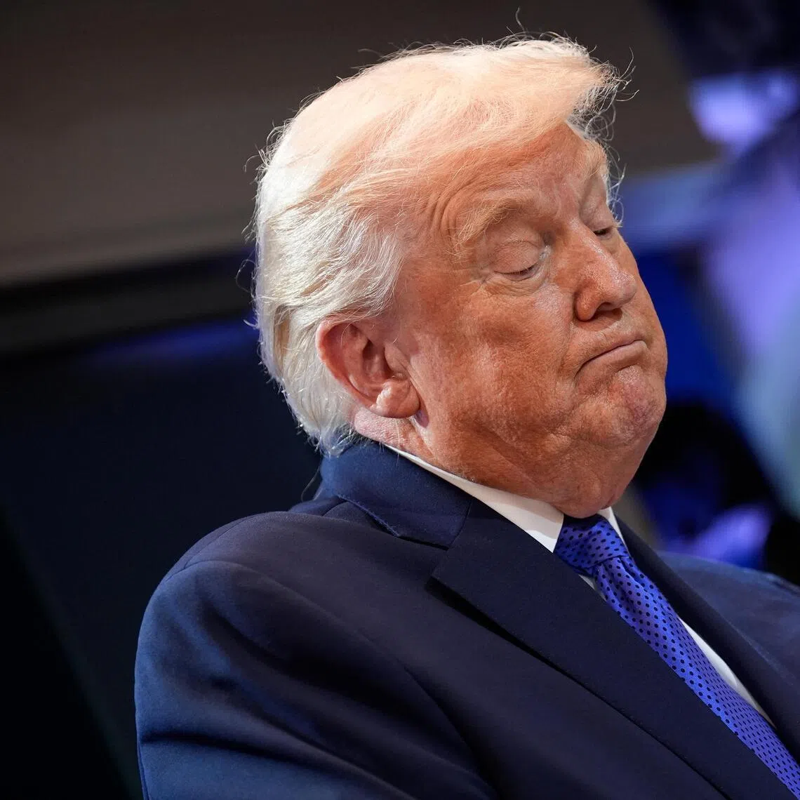 epa12763416 US President Donald J. Trump, alongside Commerce Secretary Howard Lutnick (R), speaks about the Supreme Court's striking down of most of his tariffs during a press conference in the briefing room at the White House in Washington, DC, USA, 20 February 2026. Earlier today, the Supreme Court ruled against President Trump's tariff program.  EPA/YURI GRIPAS / POOL