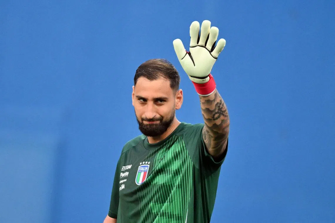 Gianluigi Donnarumma will be bidding Paris Saint-Germain farewell as coach Luis Enrique confirmed that he is looking for a different profile of goalkeeper.
