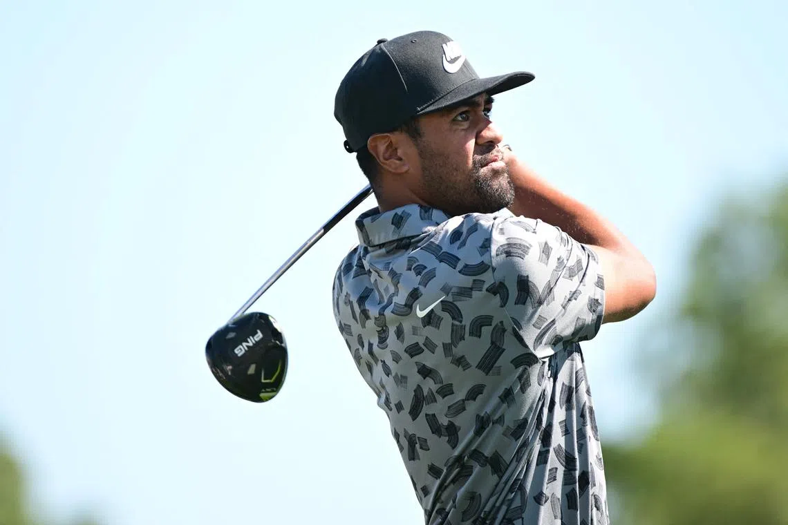 Tony Finau rolled in birdies at Nos. 3, 4, 6 and 7 before a perfectly read chip-in eagle at the par-five eighth to go out in five-under 30.