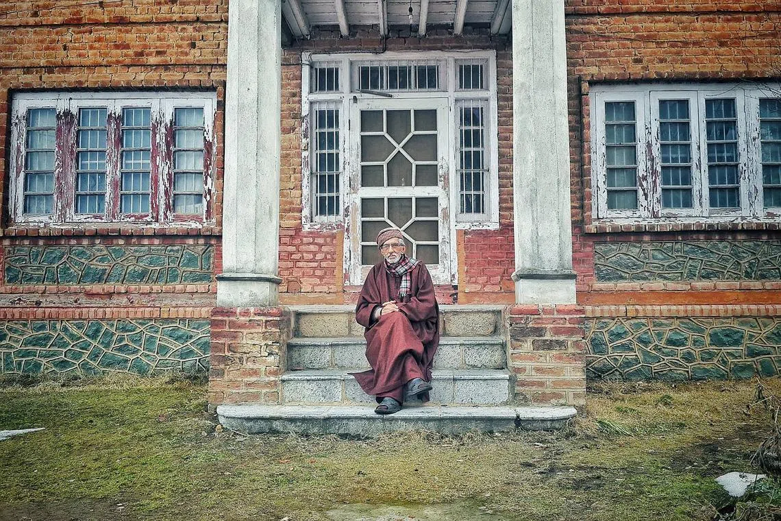 Throughout his career as a writer and university professor, Rehman Rahi was committed to Kashmiri.