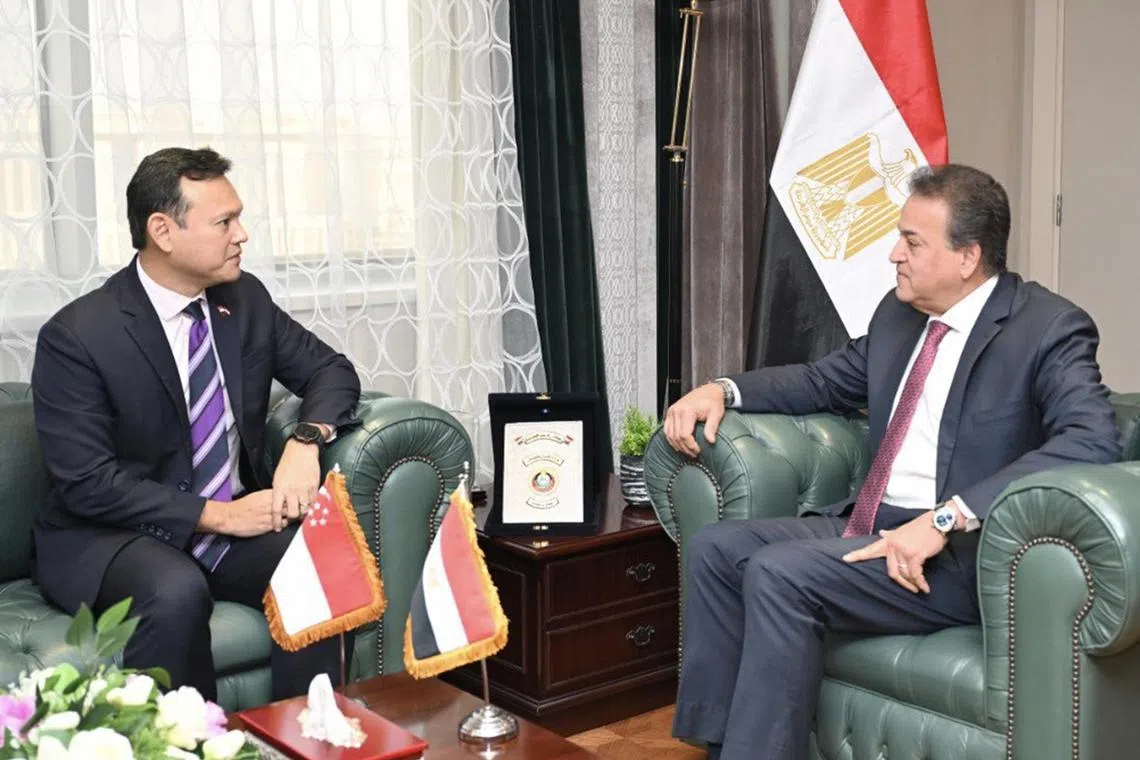 myzaqy17 - Mr Zaqy meeting with the Egyptian Deputy Prime Minister for Human Development Affairs and Minister of Health and Population, Dr Khaled Abdelghaffar.

Credit: MINDEF