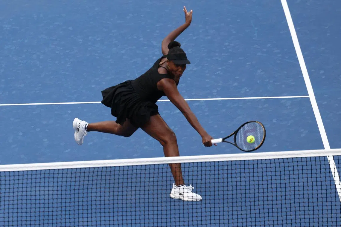 Tennis - U.S. Open - Flushing Meadows, New York, United States - September 2, 2025 Venus Williams of the U.S. in action during the women's doubles quarter final match with Canada's Leylah Fernandez against Czech Republic's Katerina Siniakova and Taylor Townsend of the U.S. REUTERS/Kevin Lamarque