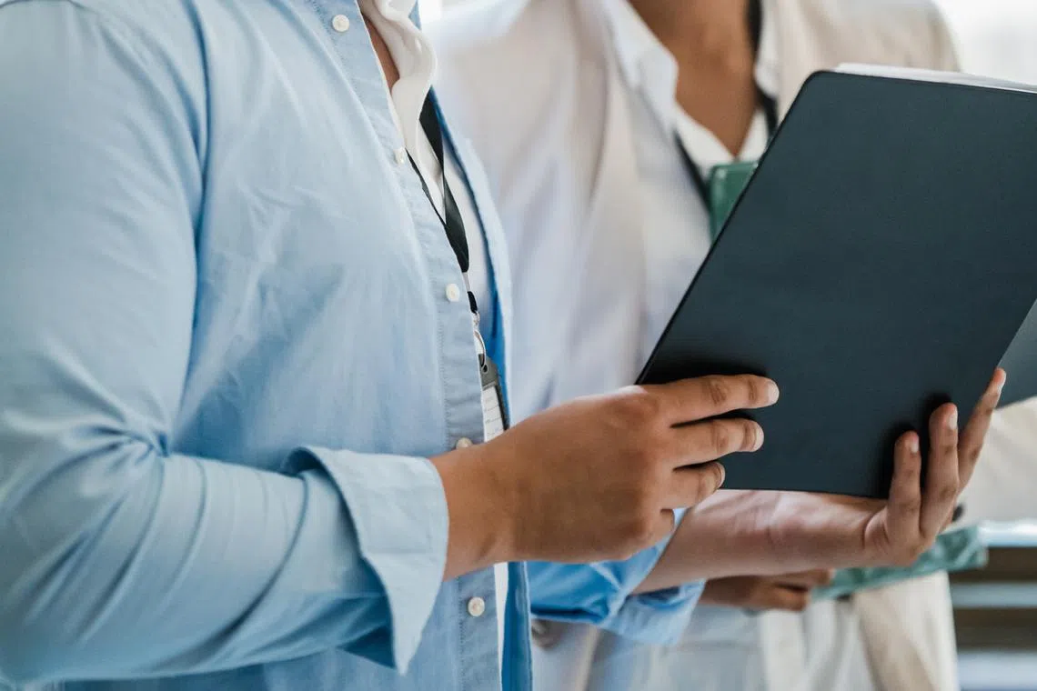 Employees should be able to articulate a clear observation, explain its impact and provide suggestions.