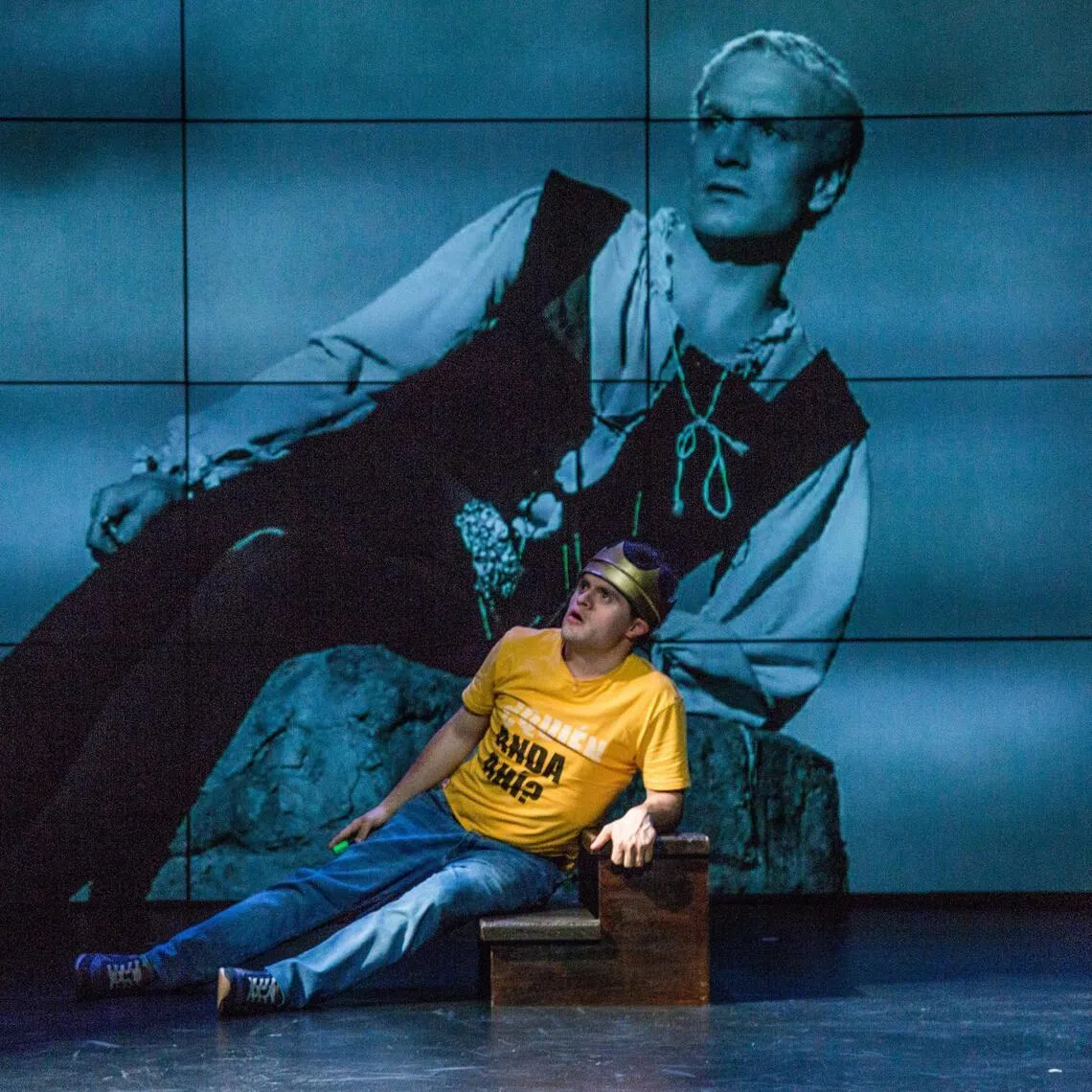 Pervuian theatre company Teatro La Plaza's Hamlet takes vignettes from Shakespeare's play to deconstruct assumptions around good theatre and acting.