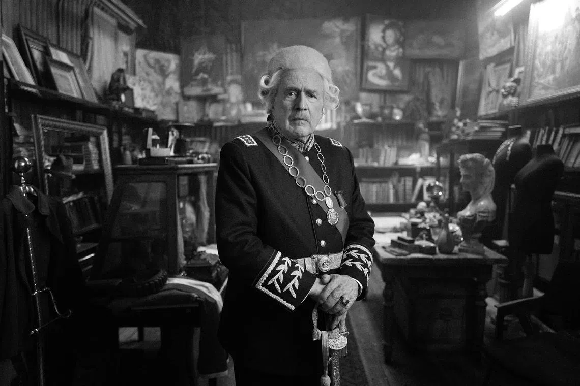 ylmovie20 - Jaime Vadell in El Conde

source/copyright: Netflix
free for publicity use
pix into Life folder