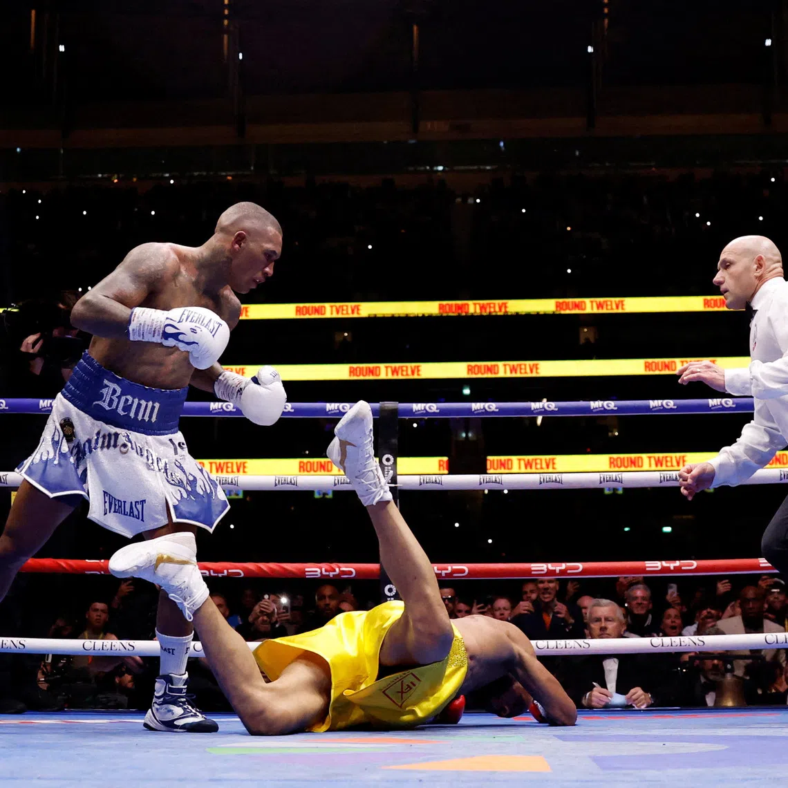 Boxing - Chris Eubank Jr v Conor Benn - Tottenham Hotspur Stadium, London, Britain - November 15, 2025 Conor Benn vanquishes Chris Eubank Jr during their middleweight fight Action Images via Reuters/Andrew Couldridge     TPX IMAGES OF THE DAY