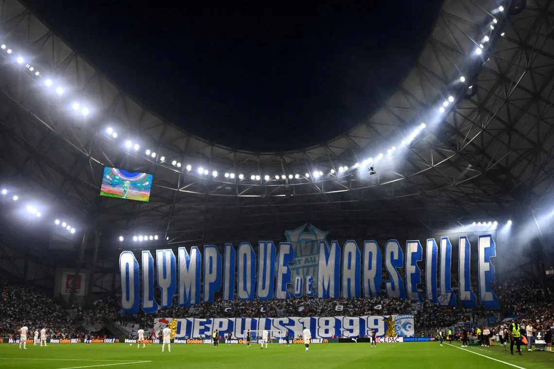 Soccer Football - Ligue 1 - Olympique de Marseille v Paris St Germain - Orange Velodrome, Marseille, France - September 22, 2025 General view inside the stadium before the match REUTERS/Alexandre Dimou