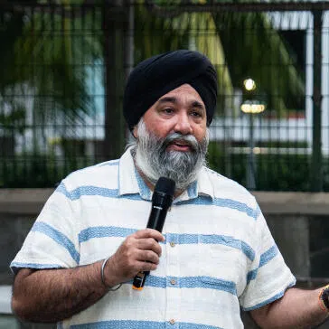 Resident Jagwinder Singh presented his proposal of a reflexology pebble path as part of the Spottiswoode Park Neighbourhood Renewal Programme.