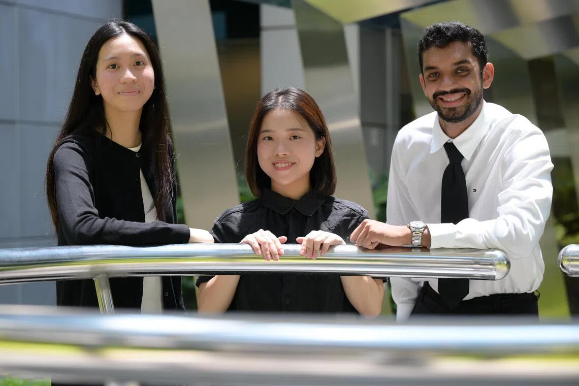 Charlotte Seah (centre), a 2023 recipient of the Lim Kim San Memorial Scholarship Awards with this years' recipients Janella Ching Si Hui (L) and Raulinder Singh (R).