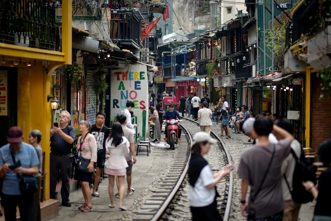 The programme aims to offer free medical consultations and screenings for at least 5,000 people, prioritising disadvantaged households, elderly residents and workers.