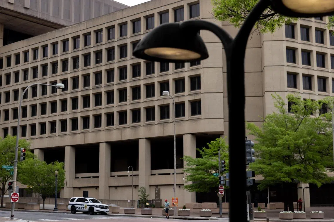 The FBI improperly conducted warrantless searches for information about a US senator and two state officials, a US intelligence agency revealed on Friday.