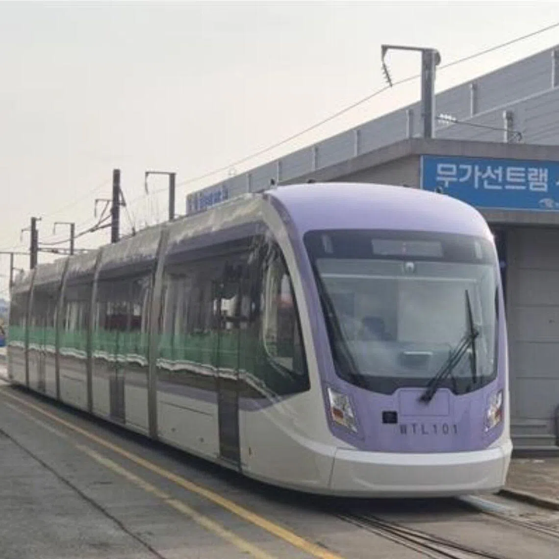 Seoul plans to introduce 10 tram sets in stages through May. 
