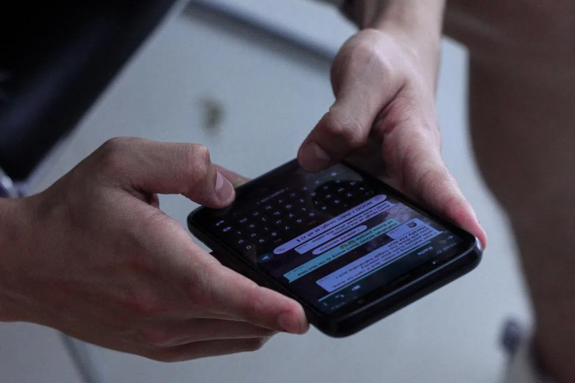 The app falsely claims to have better features, but allows scammers to access data on the device.