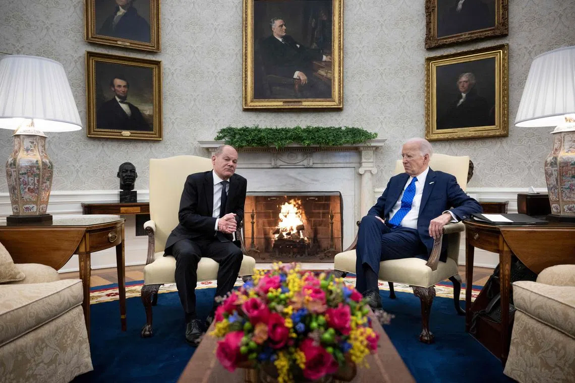 US President Joe Biden (right) and German Chancellor Olaf Scholz in the Oval Office of the White House.