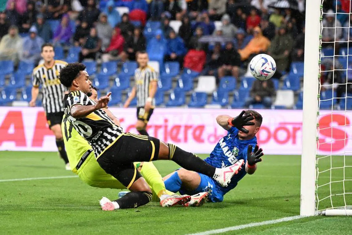 Soccer Football - Serie A - U.S. Sassuolo v Juventus - Mapei Stadium - Citta del Tricolore, Reggio Emilia, Italy - September 23, 2023 Juventus' Weston McKennie in action as U.S. Sassuolo's Matias Vina scores an own goal and Juventus' first REUTERS/Alberto Lingria