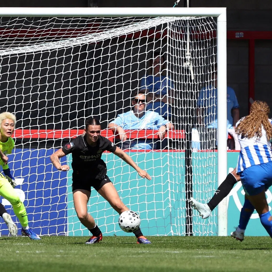 Soccer Football - Women's Super League - Brighton & Hove Albion v Manchester City - Broadfield Stadium, Crawley, Britain - April 25, 2026 Brighton & Hove Albion's Madison Haley scores their first goal Action Images via Reuters/Cat Goryn