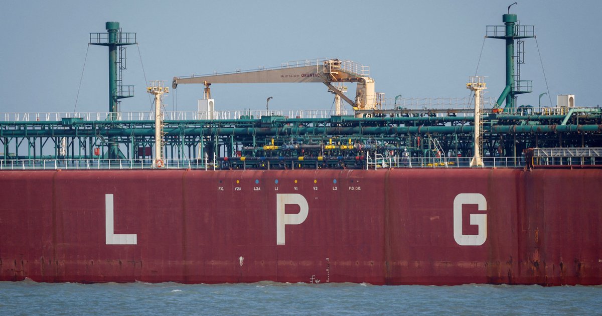 Iran ships some LPG, jet fuel despite US blockade, data shows