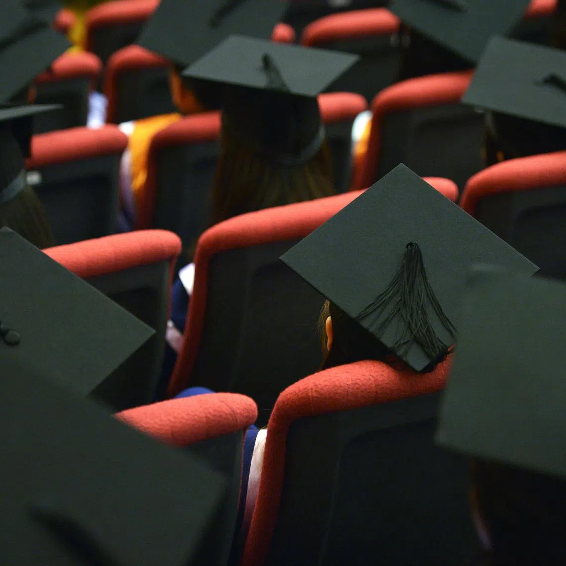 Scholarship holders will have their university course fees fully paid, and will also receive a yearly living and a book allowance.