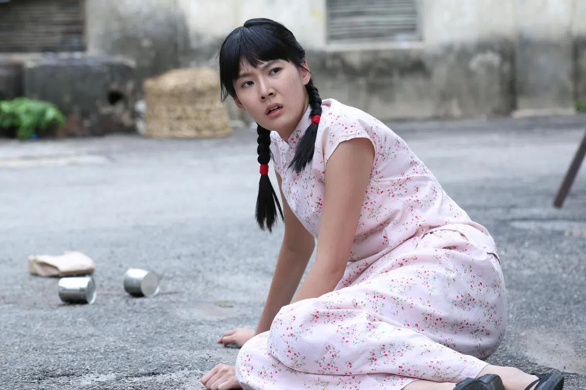 A television still from The Journey: Tumultuous Times, starring Carrie Wong as Tang Shui Mei.