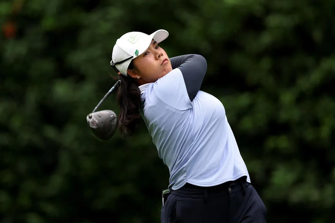 Thailand’s hot-putting Arpichaya Yubol grabs the lead at the Standard Portland Classic