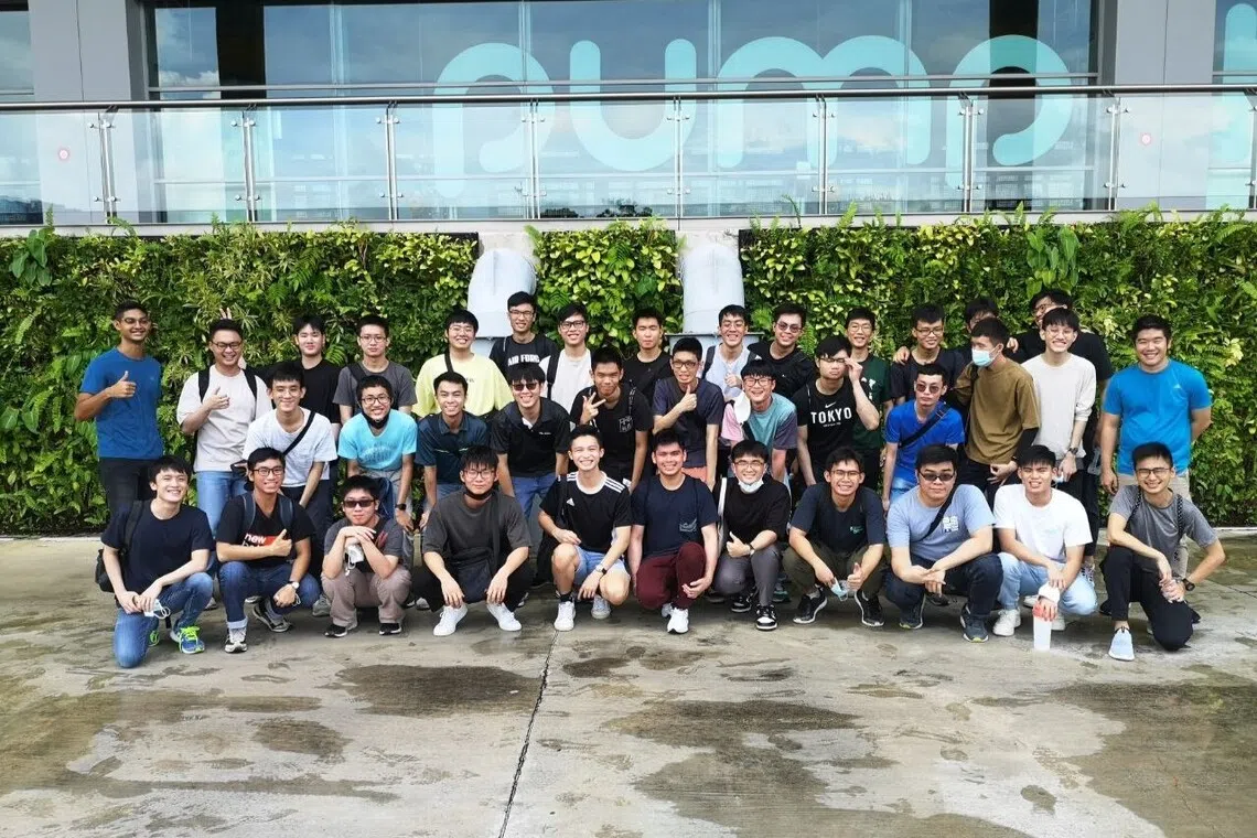 florian ableitner, far left, among team members during his posting to the saf computer vision unit under digital and intelligence service before entering ntu on saf merit scholarship