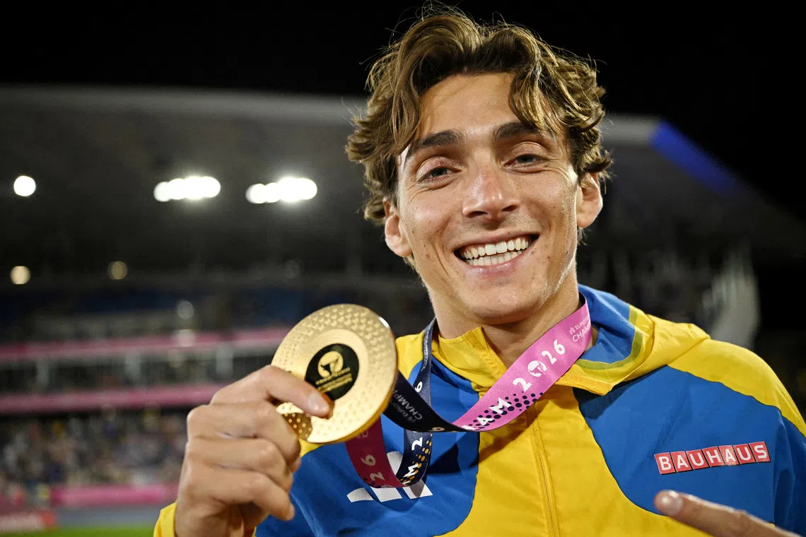 FILE PHOTO: Athletics - European Athletics Championships - Alexander Stadium, Birmingham, Britain - August 16, 2026 Sweden's Armand Duplantis celebrates after winning the gold medal in the men's pole vault final REUTERS/Dylan Martinez/File Photo
