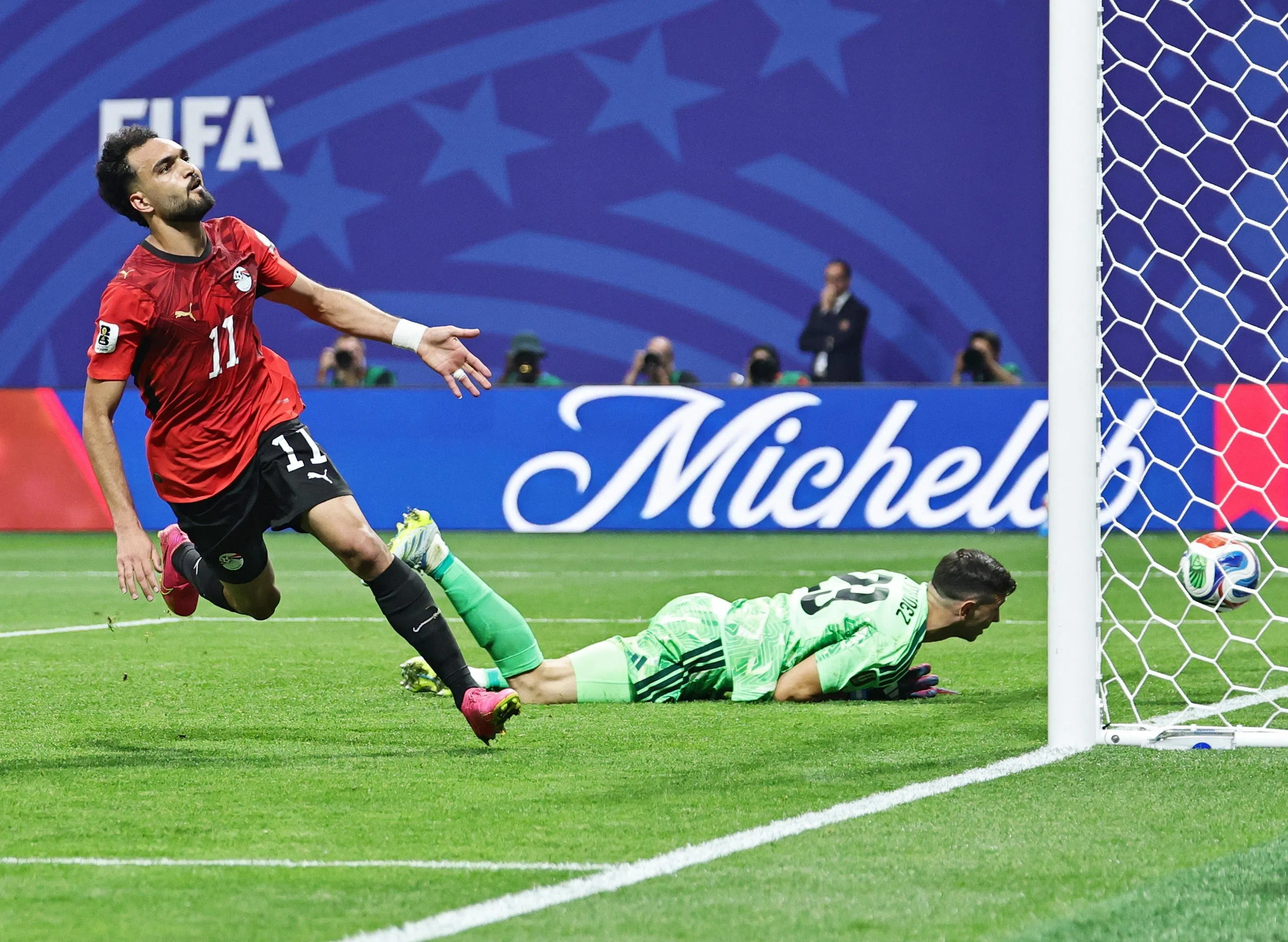epa13095962 Mostafa Ziko of Egypt (L) scores the 0-2 goal during the FIFA World Cup 2026 Round of 16 match Argentina against Egypt, in Atlanta, USA, 07 July 2026.  EPA/RONALD WITTEK