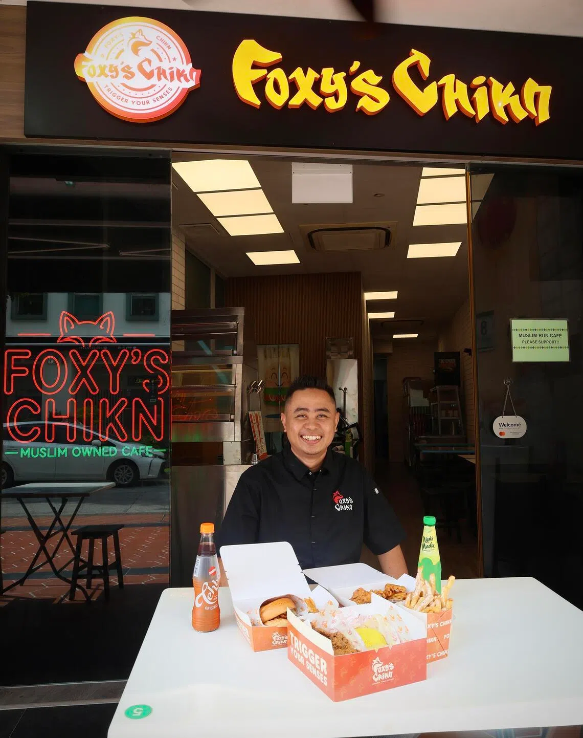 Owner of Foxy’s Chikn, Mr Shahrizan Mohamed Sapri.