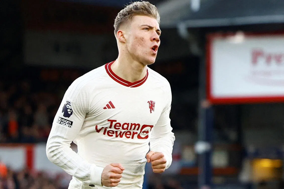 FILE PHOTO: Soccer Football - Premier League - Luton Town v Manchester United - Kenilworth Road, Luton, Britain - February 18, 2024 Manchester United's Rasmus Hojlund celebrates scoring their first goal Action Images via Reuters/Peter Cziborra/File Photo