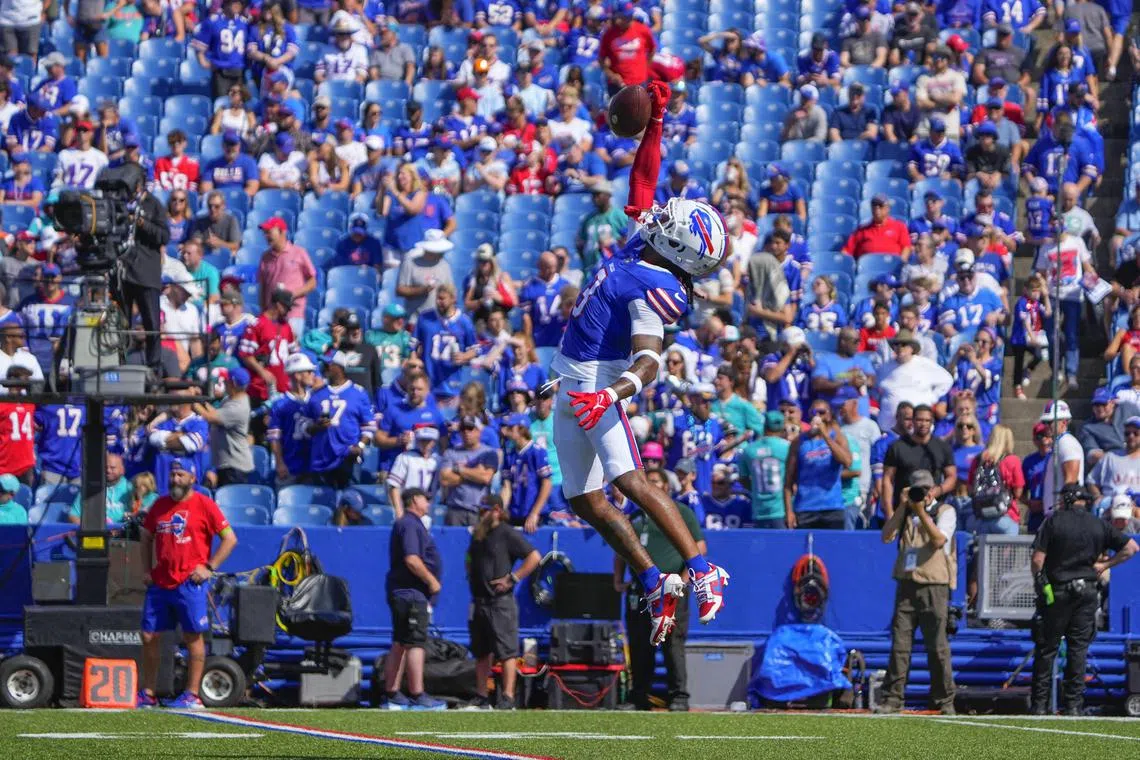 Buffalo Bills safety Damar Hamlin makes NFL regular-season return after ...
