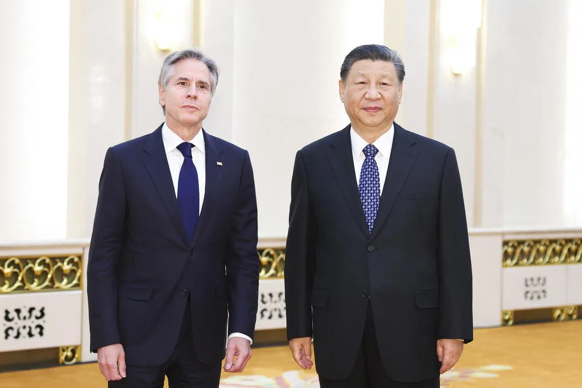  Chinese President Xi Jinping (R) meets with US Secretary of State Antony Blinken (L) at the Great Hall of the People in Beijing, China, 26 april 2024.